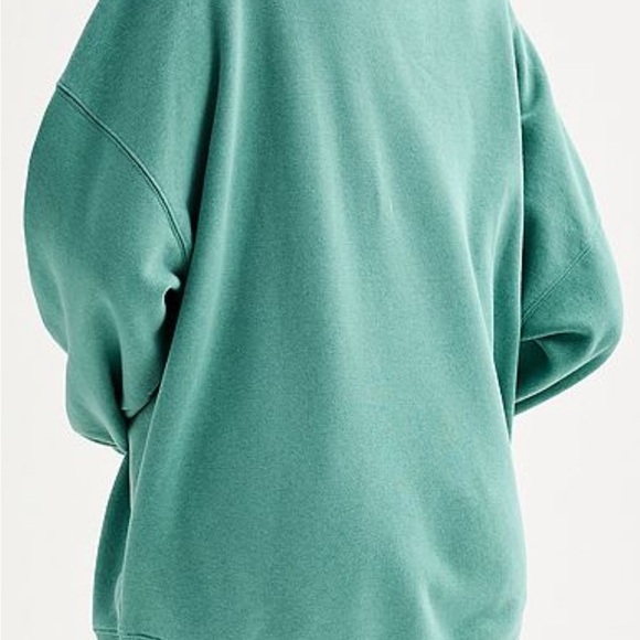 🆕 Disney’s Winnie the Pooh Sweatshirt Green Size XS - Picture 3 of 11